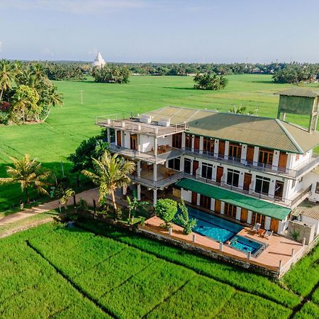 Serene Park Hotel By Ark Tissamaharama Ngoại thất bức ảnh